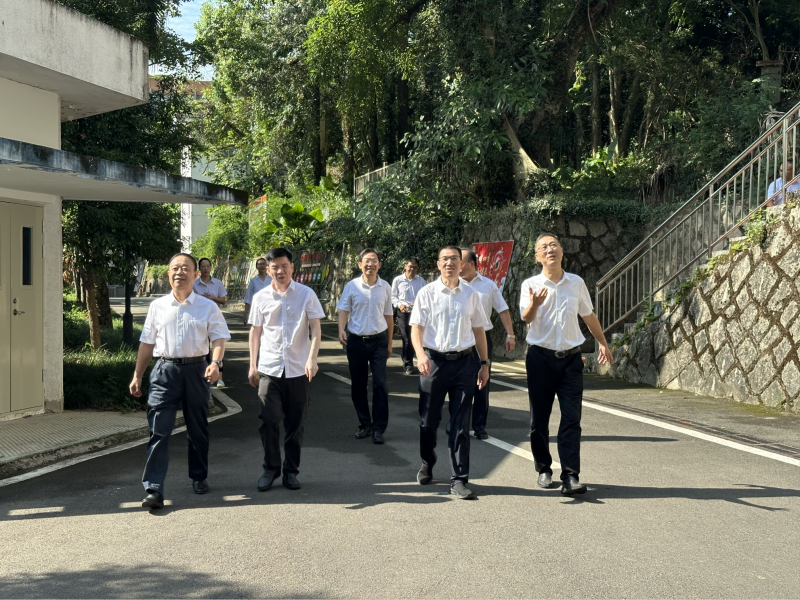 福建省林业局领导赴省林科院调研指导科技工作