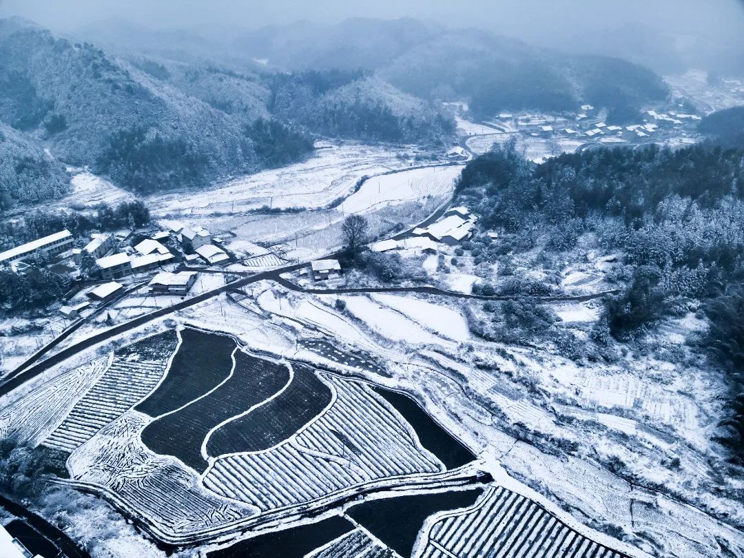 南平市浦城县九牧镇（浮盖山风景名胜区）。郑正坤摄